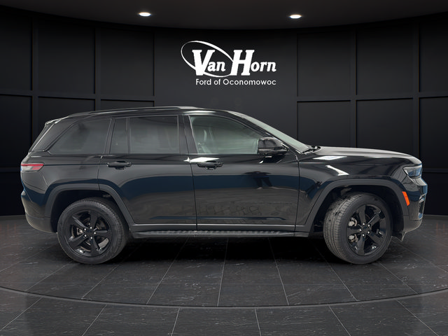 Used 2024 Jeep Grand Cherokee Limited w/ Luxury Tech Group II AWD/4WD image 8