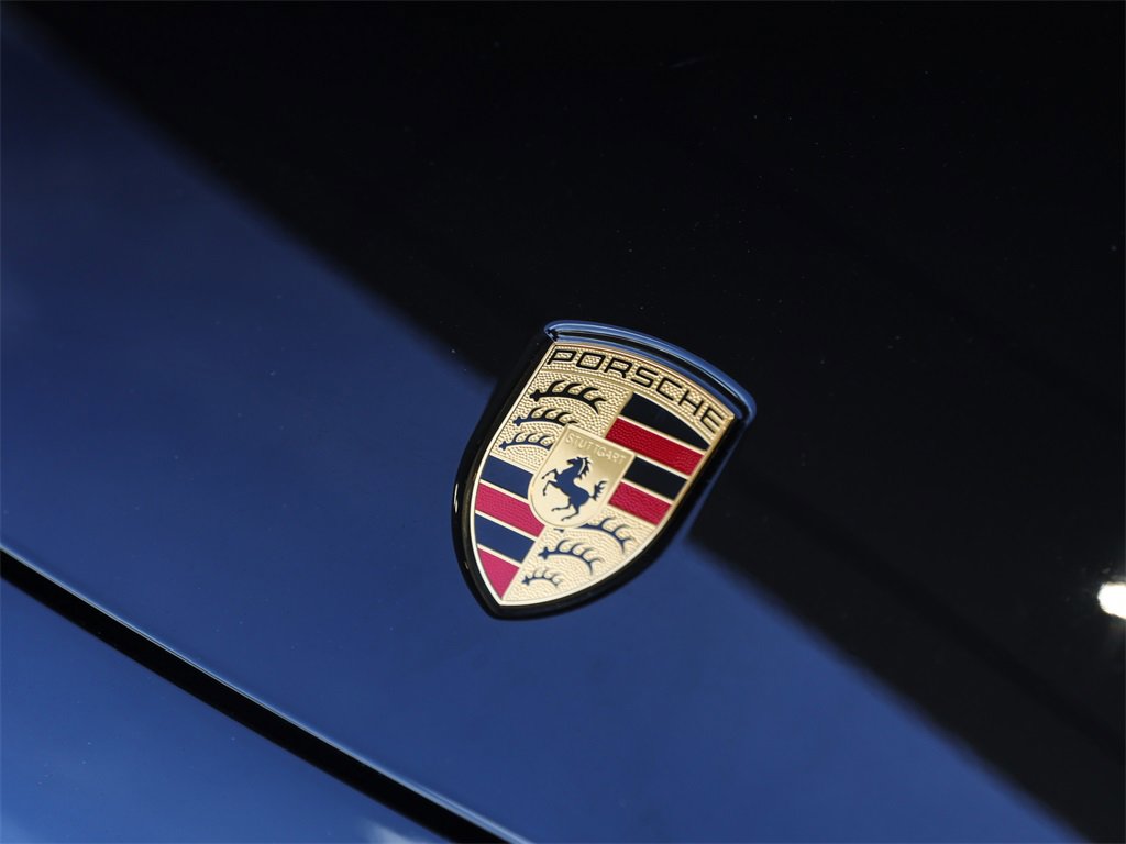 Certified 2023 Porsche Cayenne Platinum Edition image 12