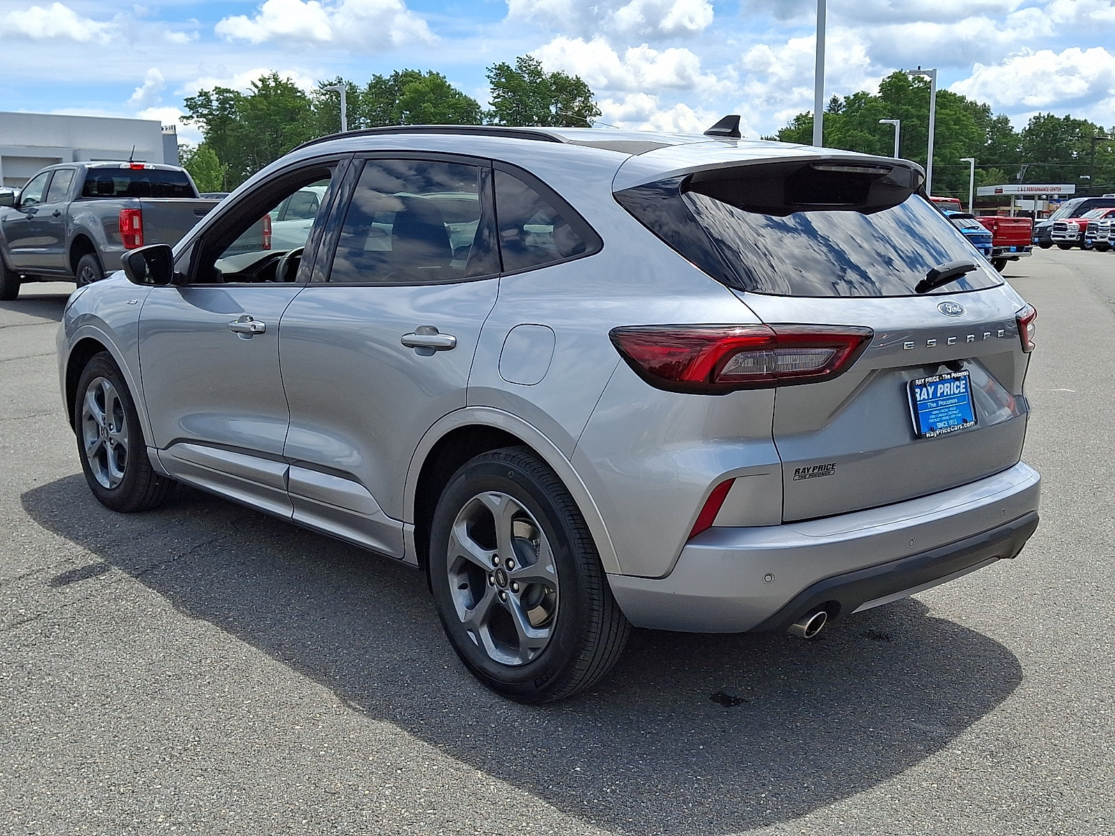 Used 2024 Ford Escape ST-Line w/ Tech Pack #1 FWD image 4