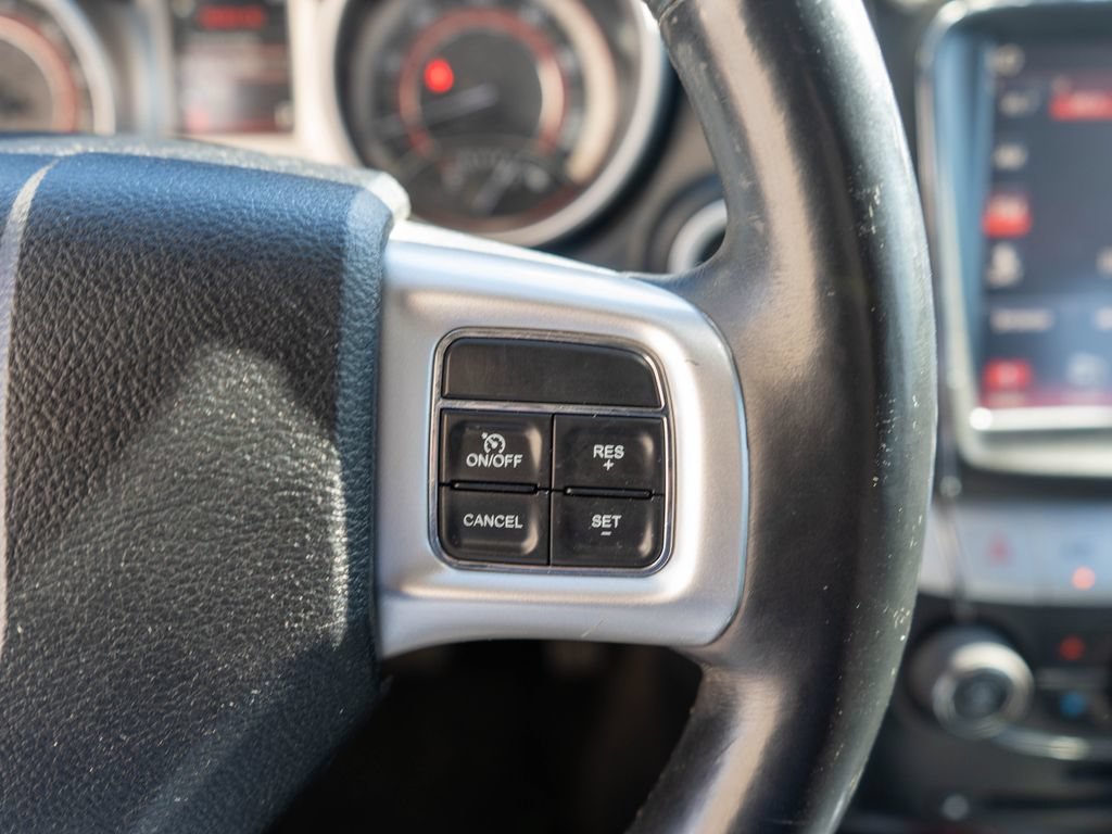 Used 2015 Dodge Journey SXT w/ Flexible Seating Group FWD image 18
