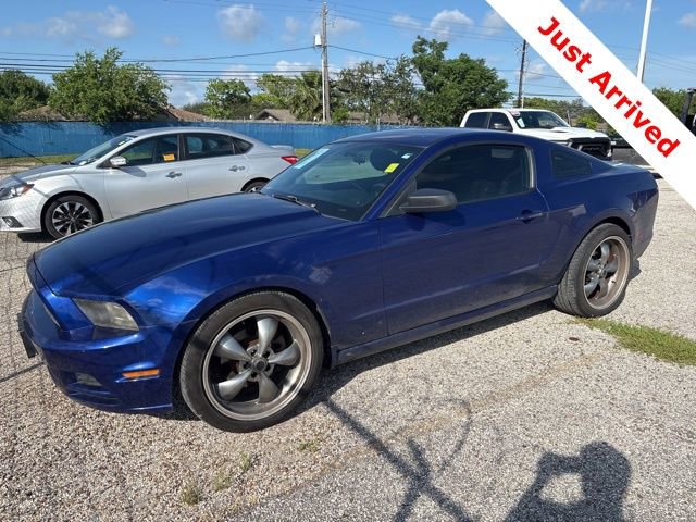 Used 2014 Ford Mustang Coupe RWD image 3