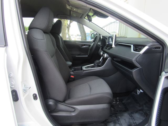 Used 2025 Toyota RAV4 XLE image 19