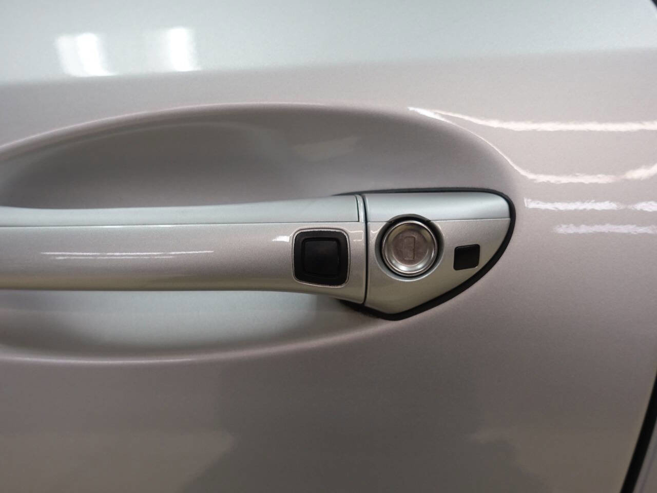 Used 2004 Mercedes-Benz SL 55 AMG SL 55 AMG 2dr Convertible image 34