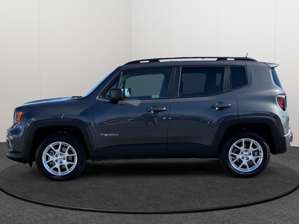 Used 2023 Jeep Renegade Latitude w/ Premium Group image 2