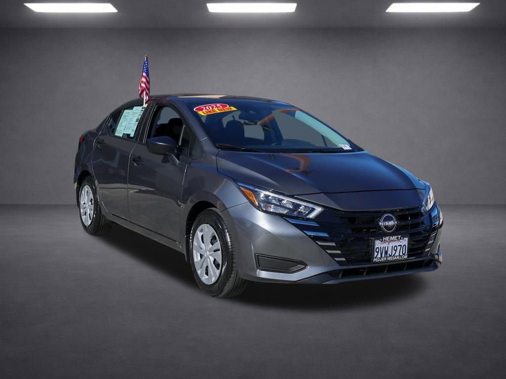 Used 2025 Nissan Versa S w/ Trunk Package image 2