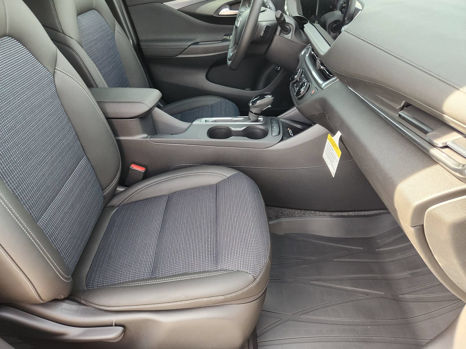 New 2026 Buick Envista Sport Touring w/ Convenience I Package FWD image 17