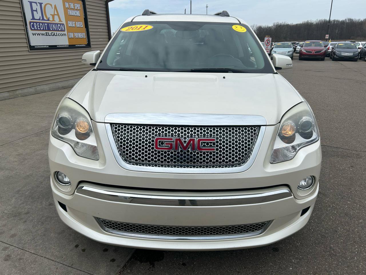 Used 2011 GMC Acadia Denali image 2