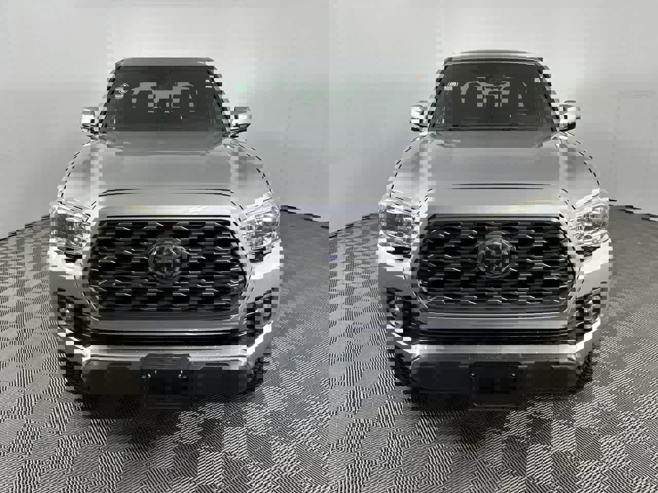 Used 2020 Toyota Tacoma TRD Off-Road w/ Technology Package image 3