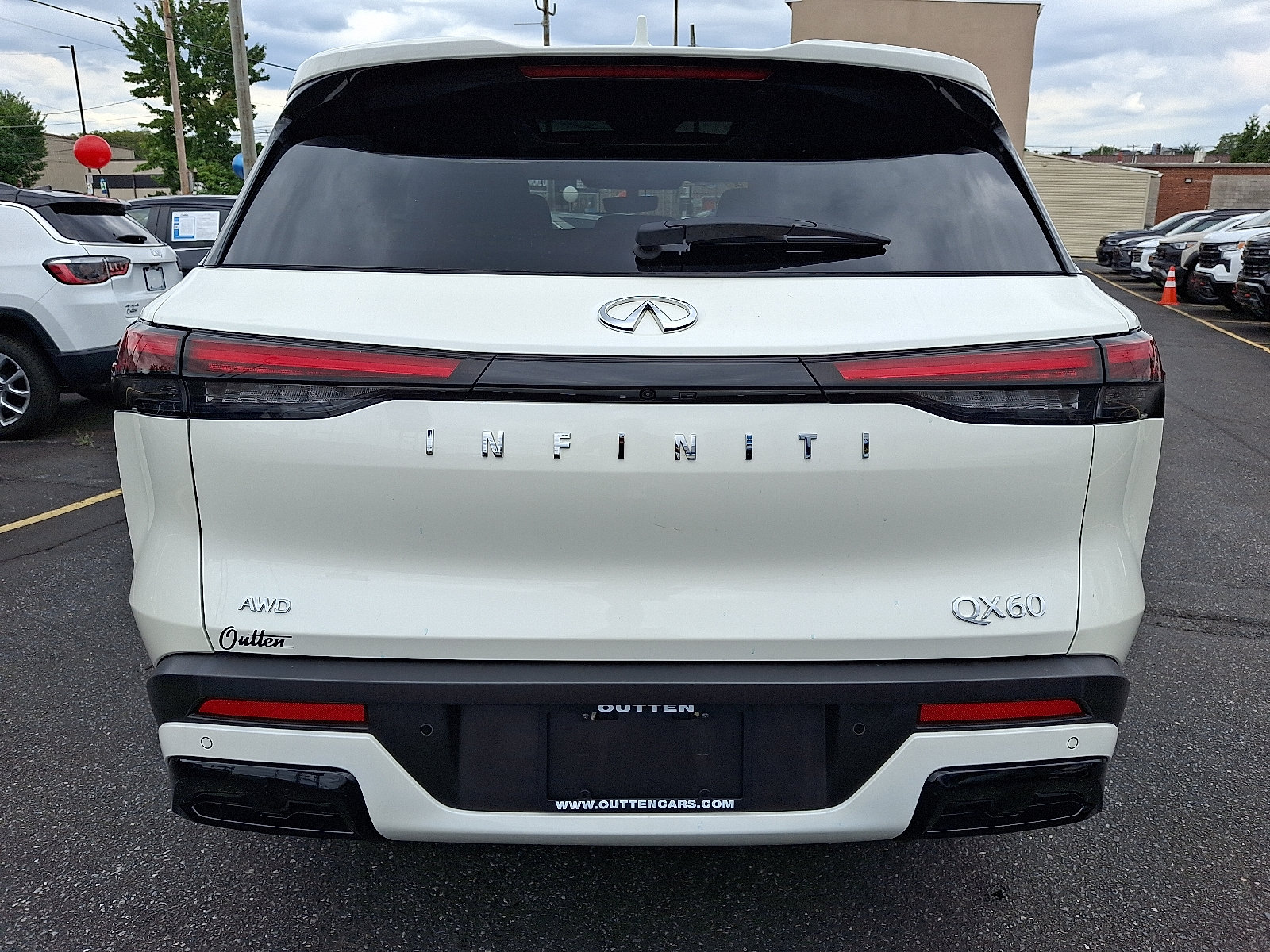 Used 2024 INFINITI QX60 Luxe w/ Vision Package AWD/4WD image 4