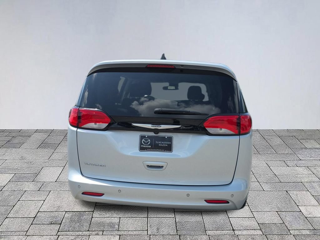 Used 2024 Chrysler Voyager LX FWD image 6