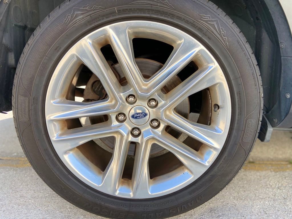 Used 2017 Ford Explorer Limited w/ Class II Trailer Tow Package FWD image 11