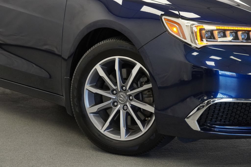 Used 2020 Acura TLX w/ Technology Package FWD image 4