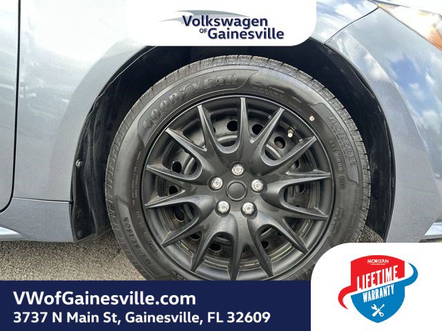 Used 2020 Toyota Corolla LE FWD image 18