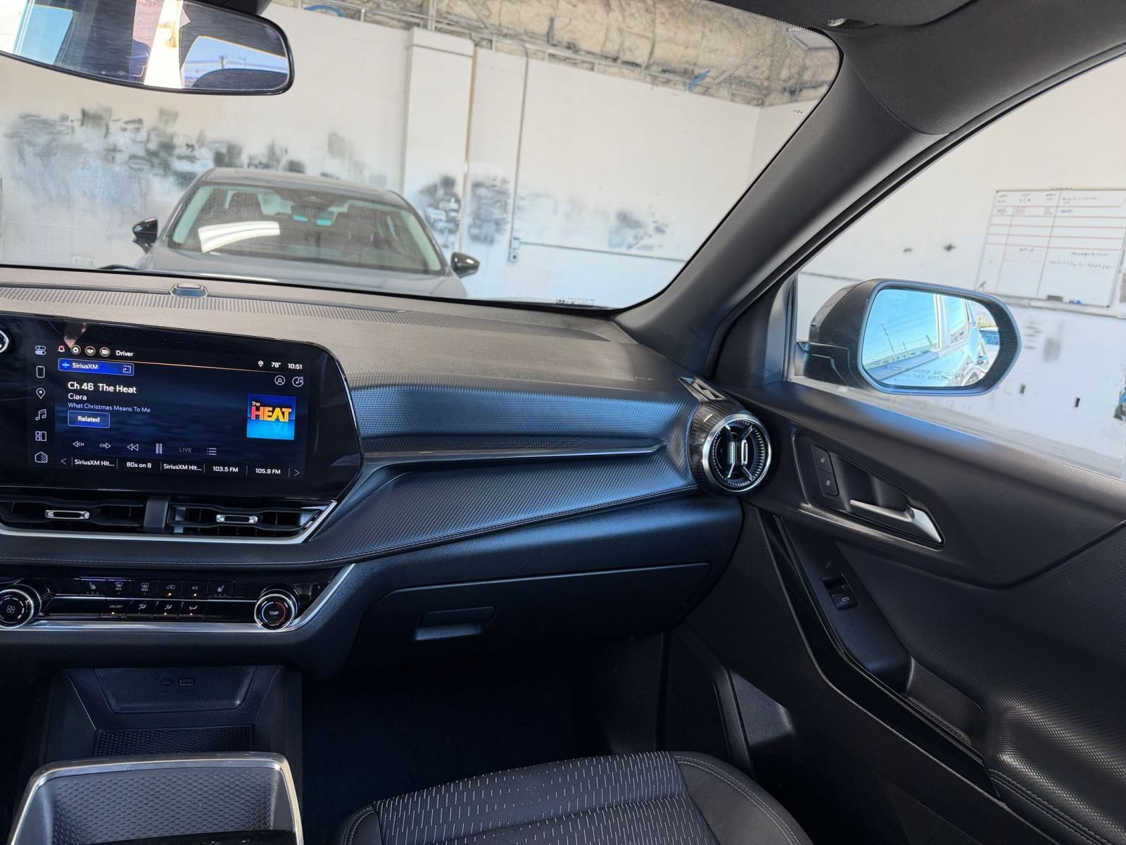 Used 2025 Chevrolet Equinox LT image 34