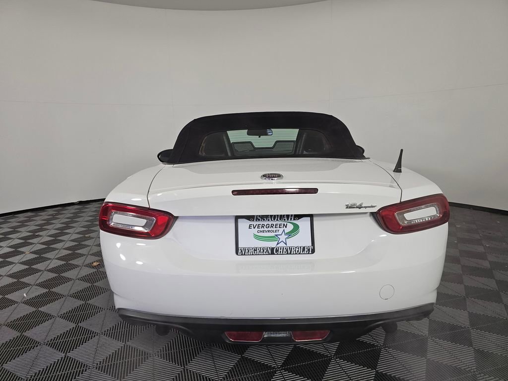 Used 2017 FIAT 124 Spider Classica image 6
