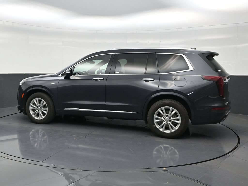 Used 2023 Cadillac XT6 Luxury FWD image 2