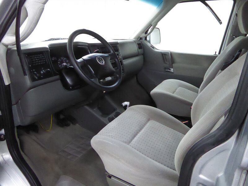 Used 2002 Volkswagen Eurovan MV FWD image 13