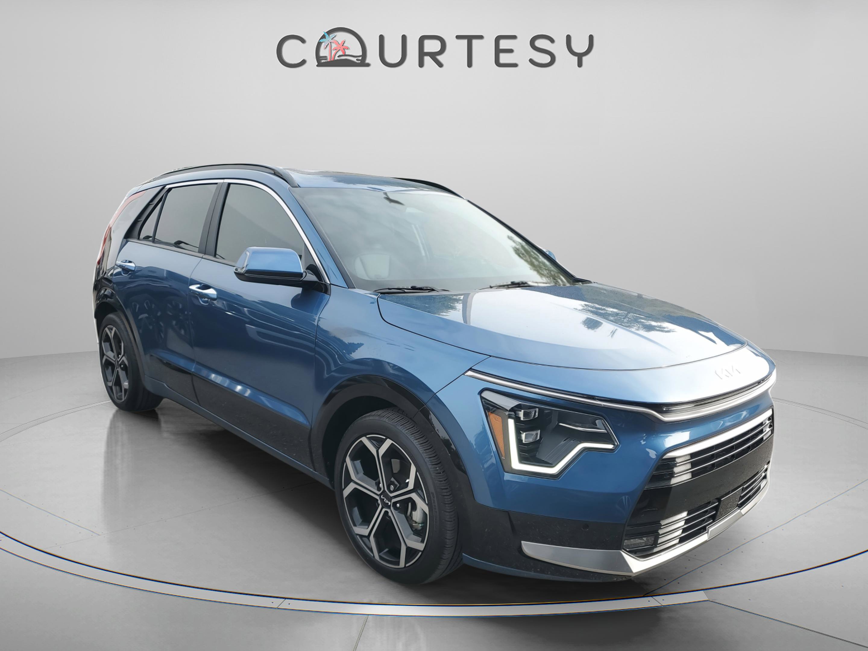 Certified 2024 Kia Niro SX Touring image 5