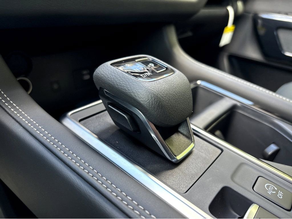 New 2026 Nissan Pathfinder Platinum FWD image 16