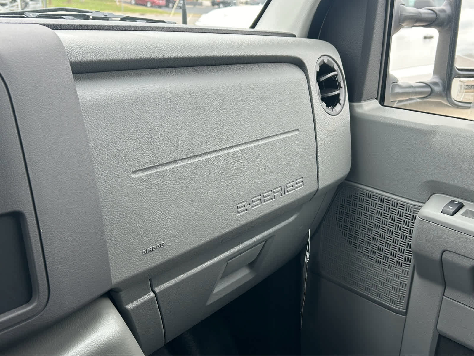 New 2025 Ford E-350 and Econoline 350 Super Duty w/ Power Equipment Group image 32