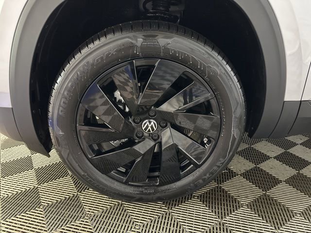 New 2026 Volkswagen Atlas SE image 10
