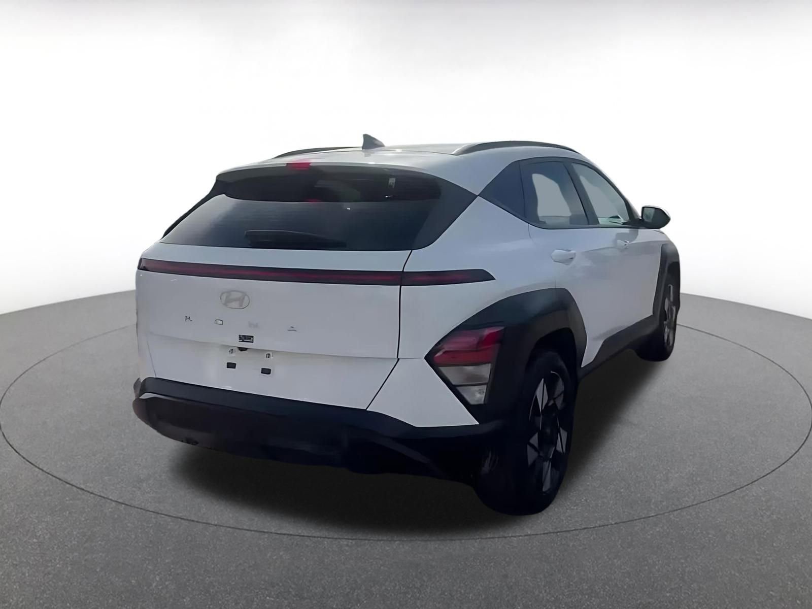 Used 2025 Hyundai Kona SEL image 14