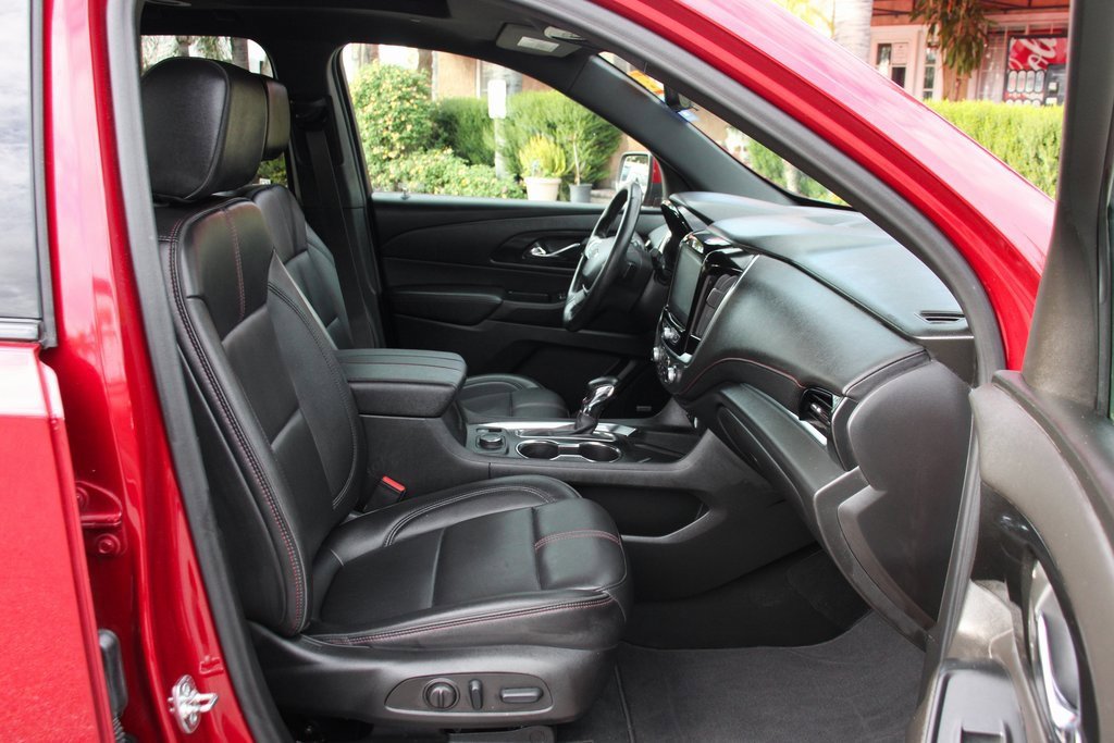 Used 2023 Chevrolet Traverse RS image 47