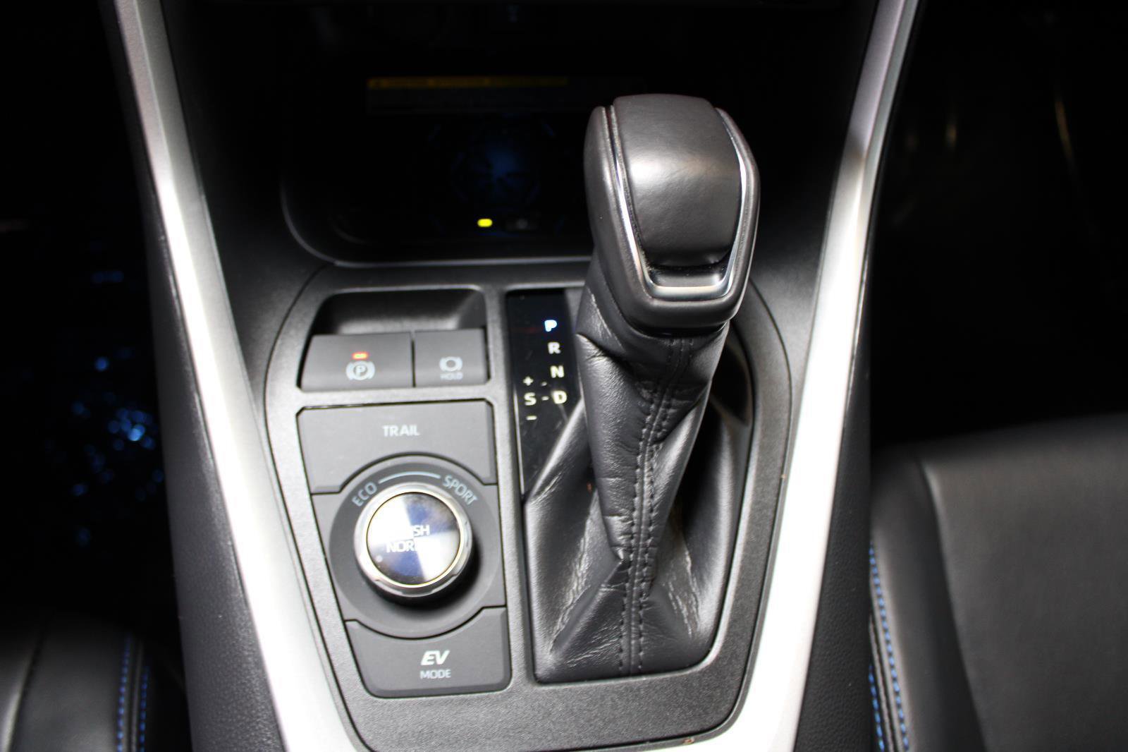 Used 2020 Toyota RAV4 XSE AWD/4WD image 23