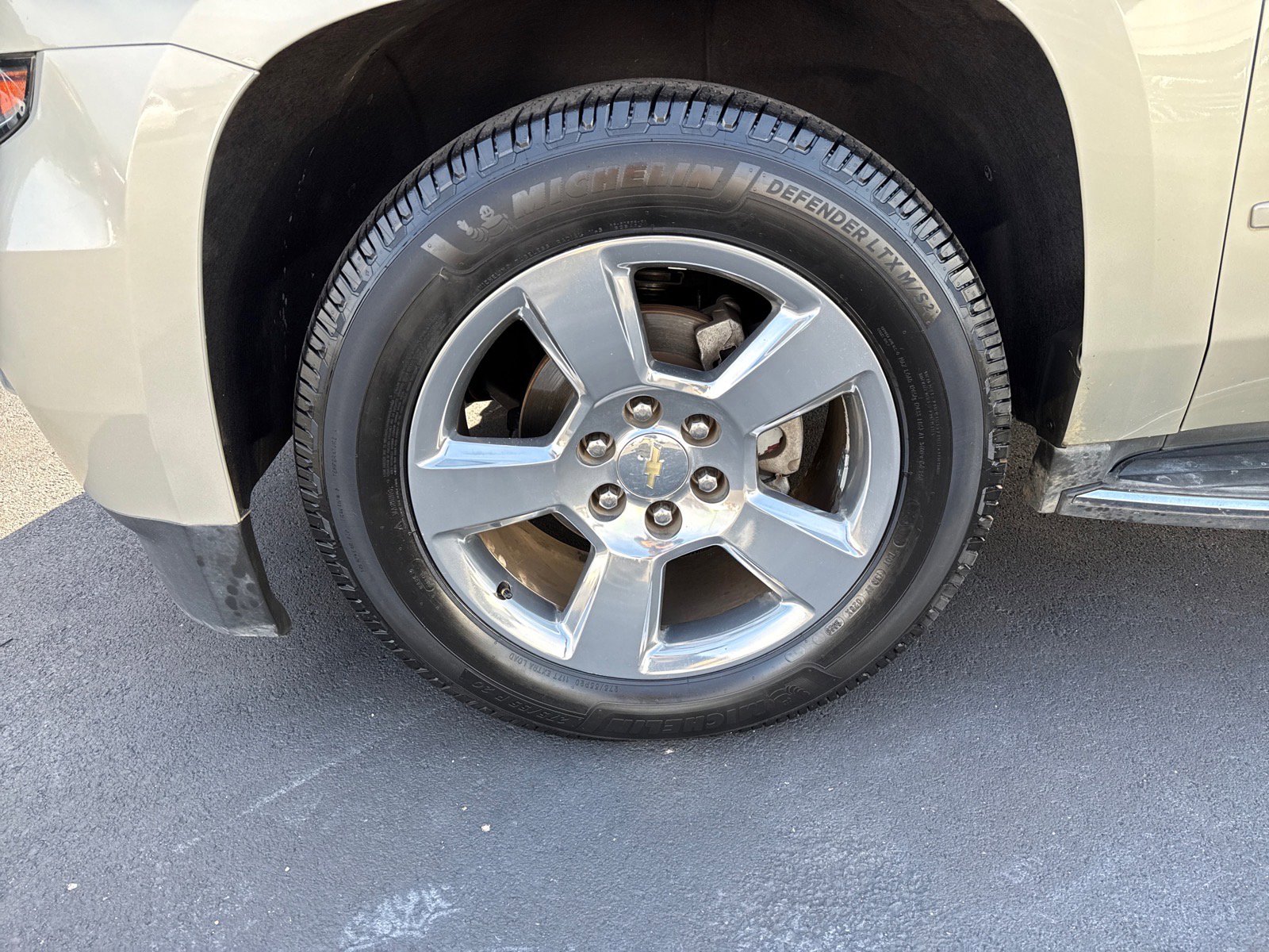 Used 2016 Chevrolet Suburban LTZ image 9