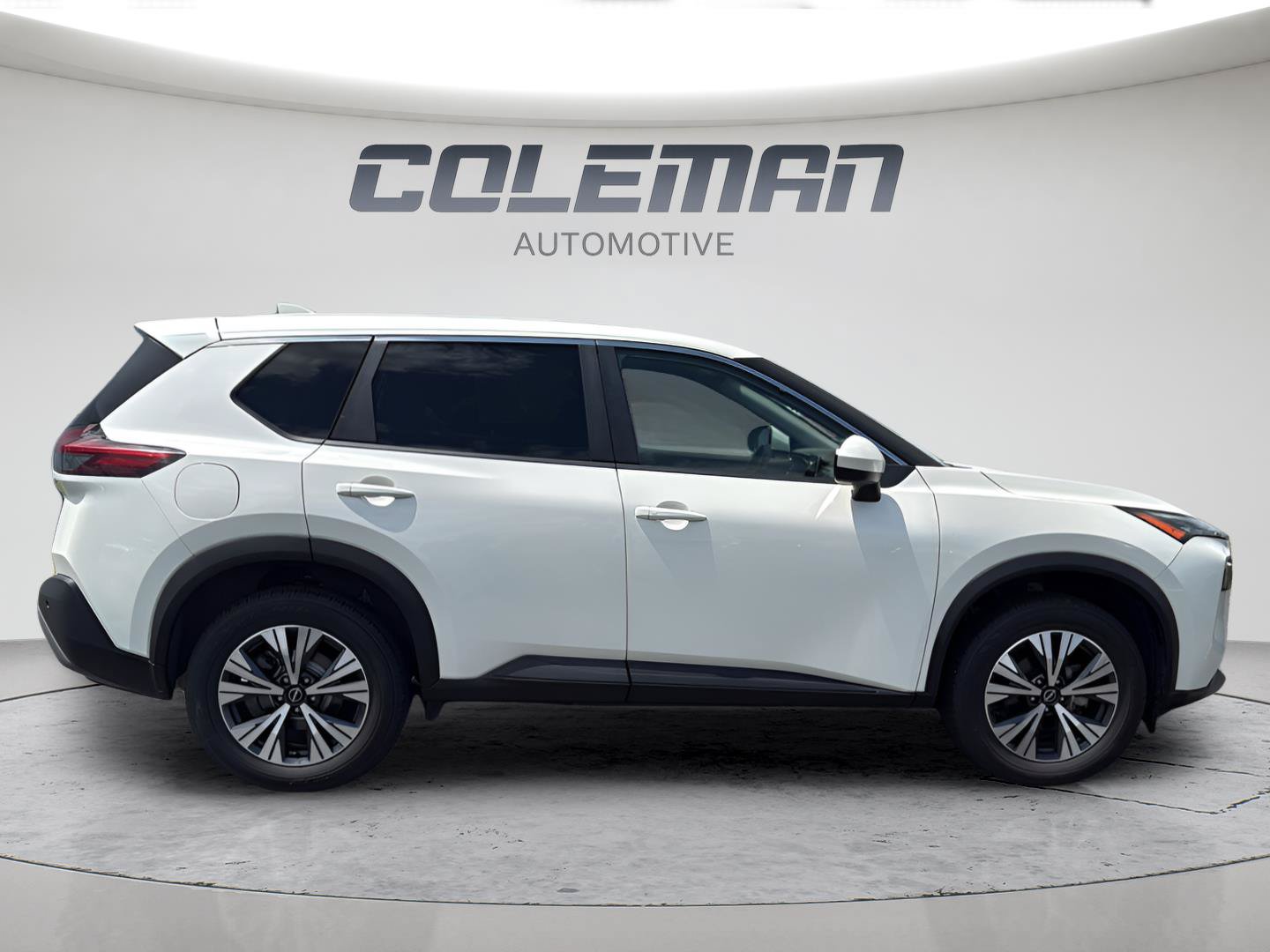 Used 2023 Nissan Rogue SV AWD/4WD image 6