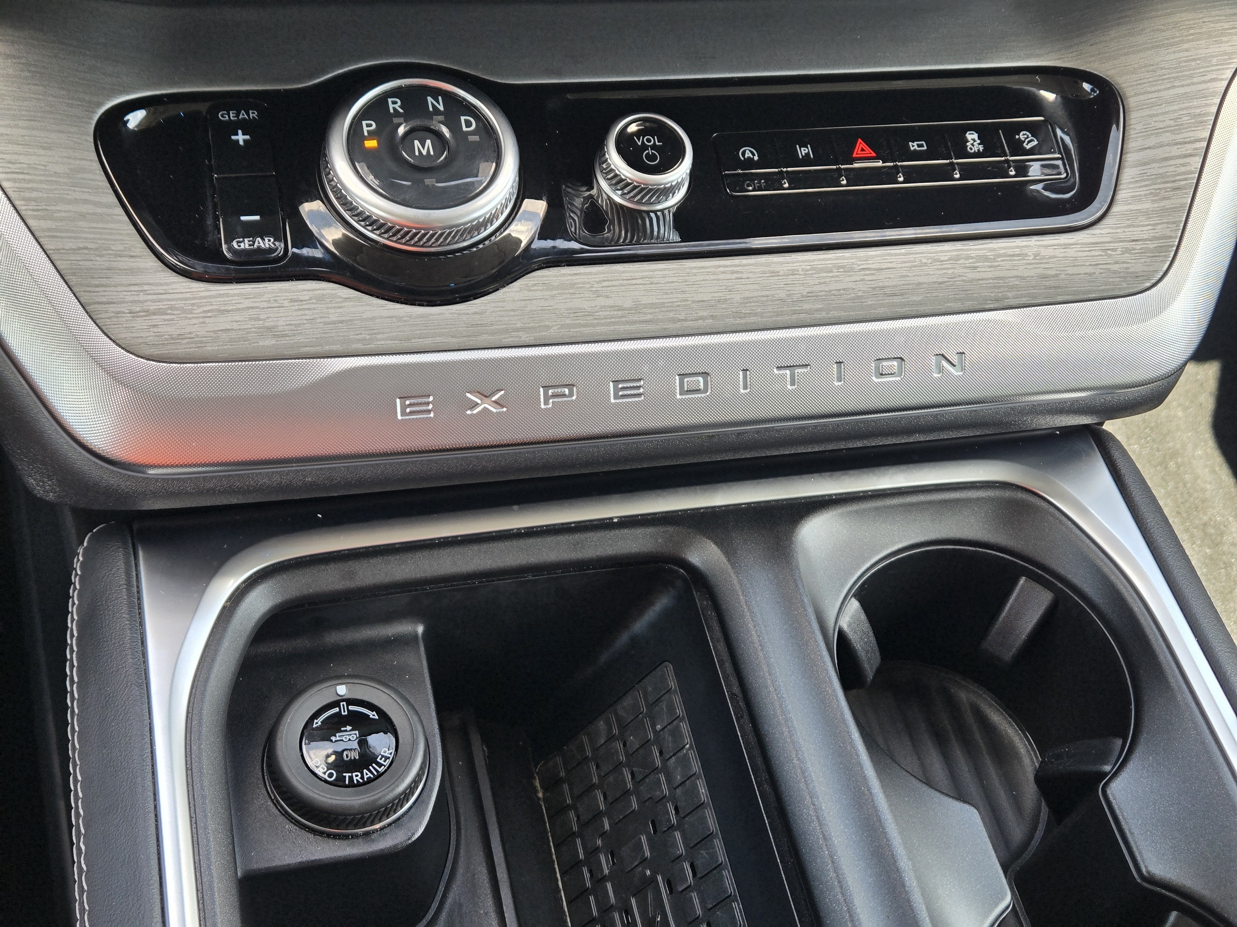 Certified 2025 Ford Expedition Platinum AWD/4WD image 30