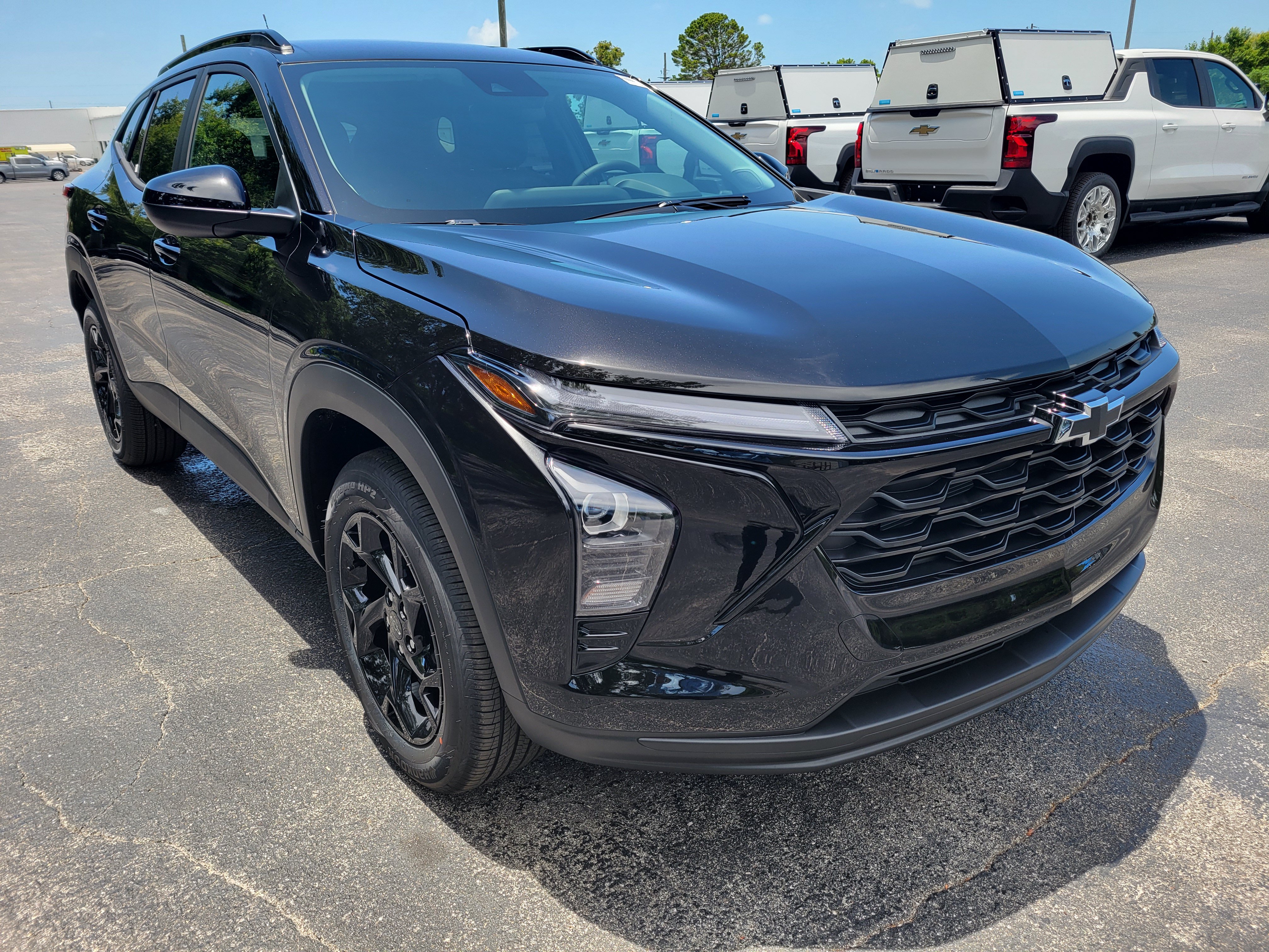 New 2026 Chevrolet Trax LT w/ Driver Confidence Package FWD image 3