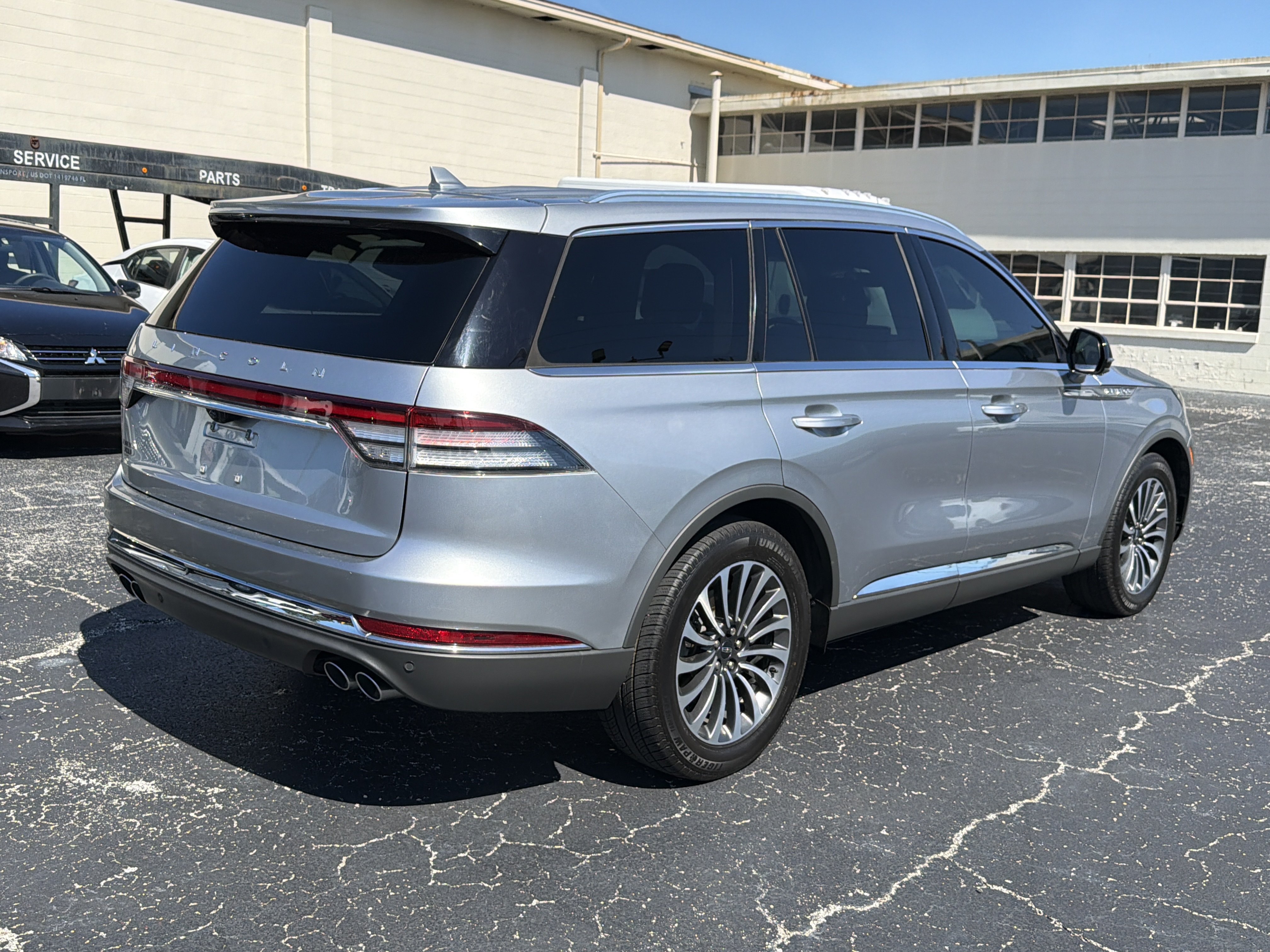 Certified 2020 Lincoln Aviator Reserve w/ Elements Package Plus RWD image 3