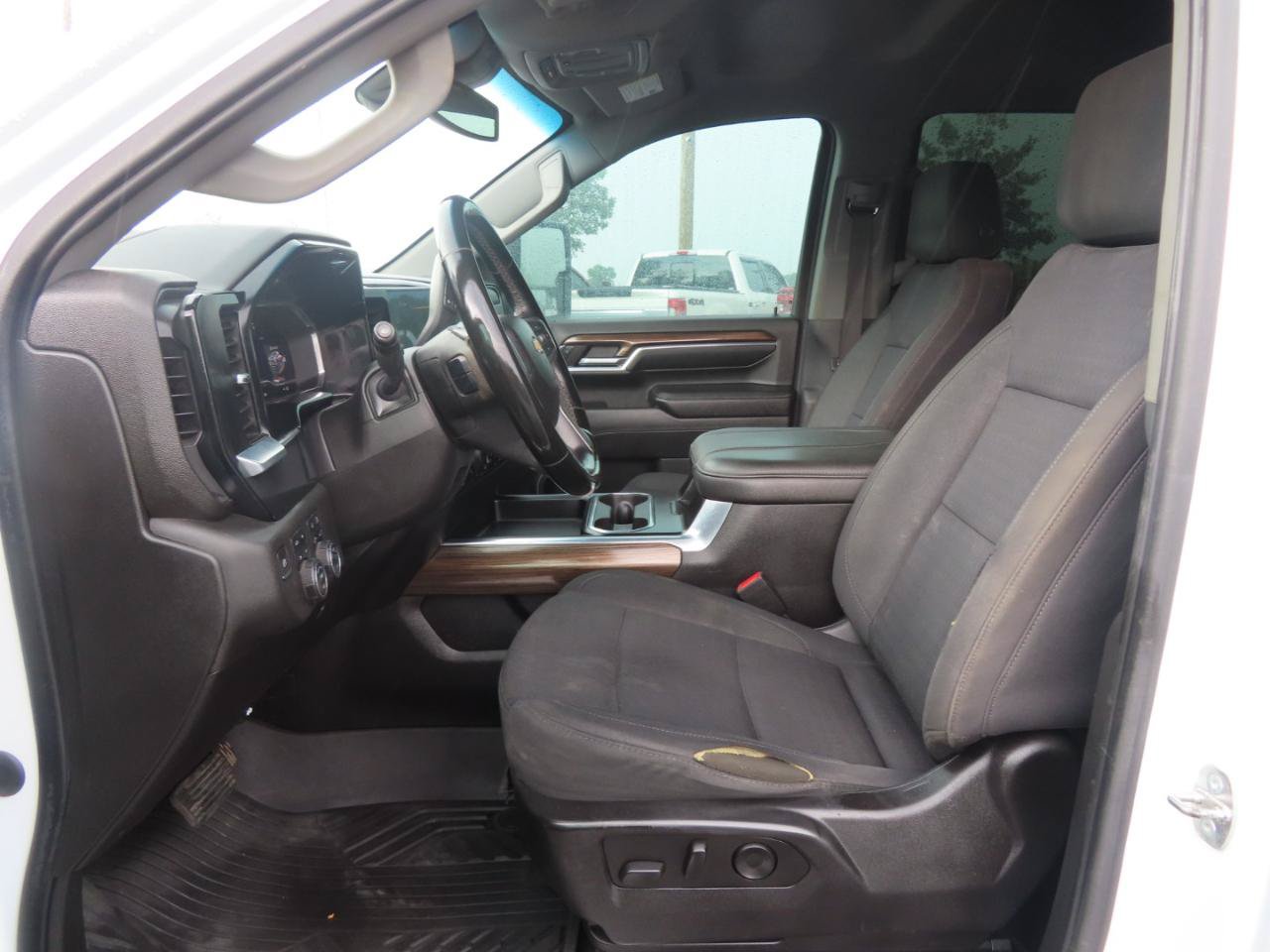 Used 2024 Chevrolet Silverado 2500 LT AWD/4WD image 27