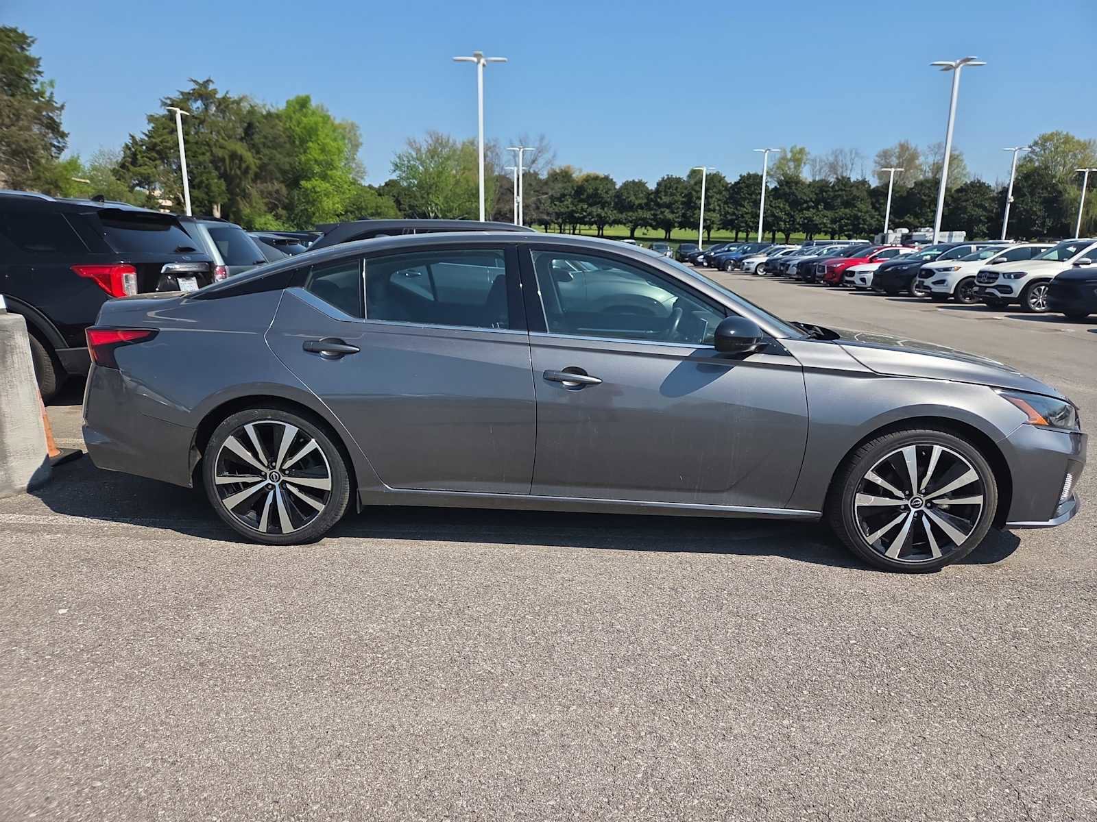 Used 2024 Nissan Altima 2.5 SR image 3