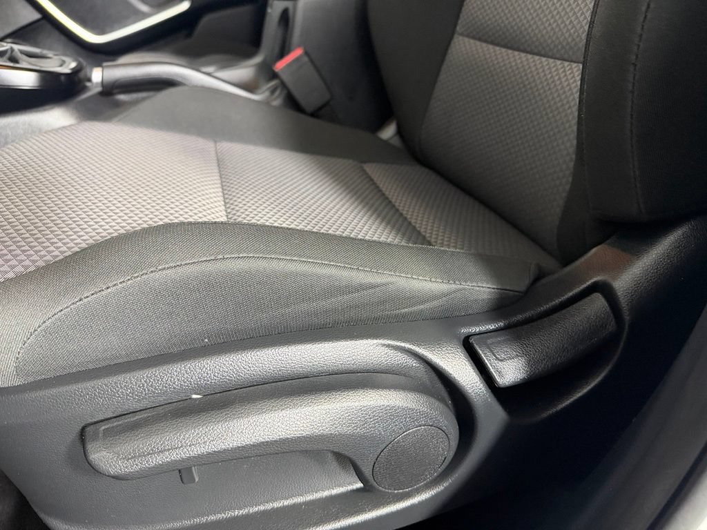 Used 2025 Kia Soul LX w/ LX Technology Package FWD image 21