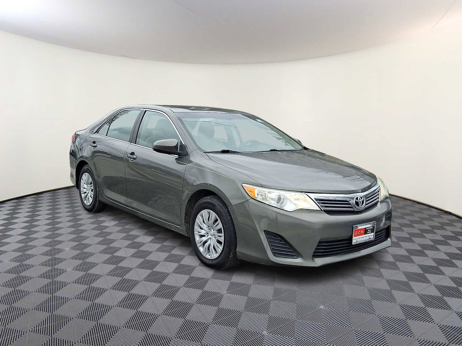 Used 2012 Toyota Camry L image 5