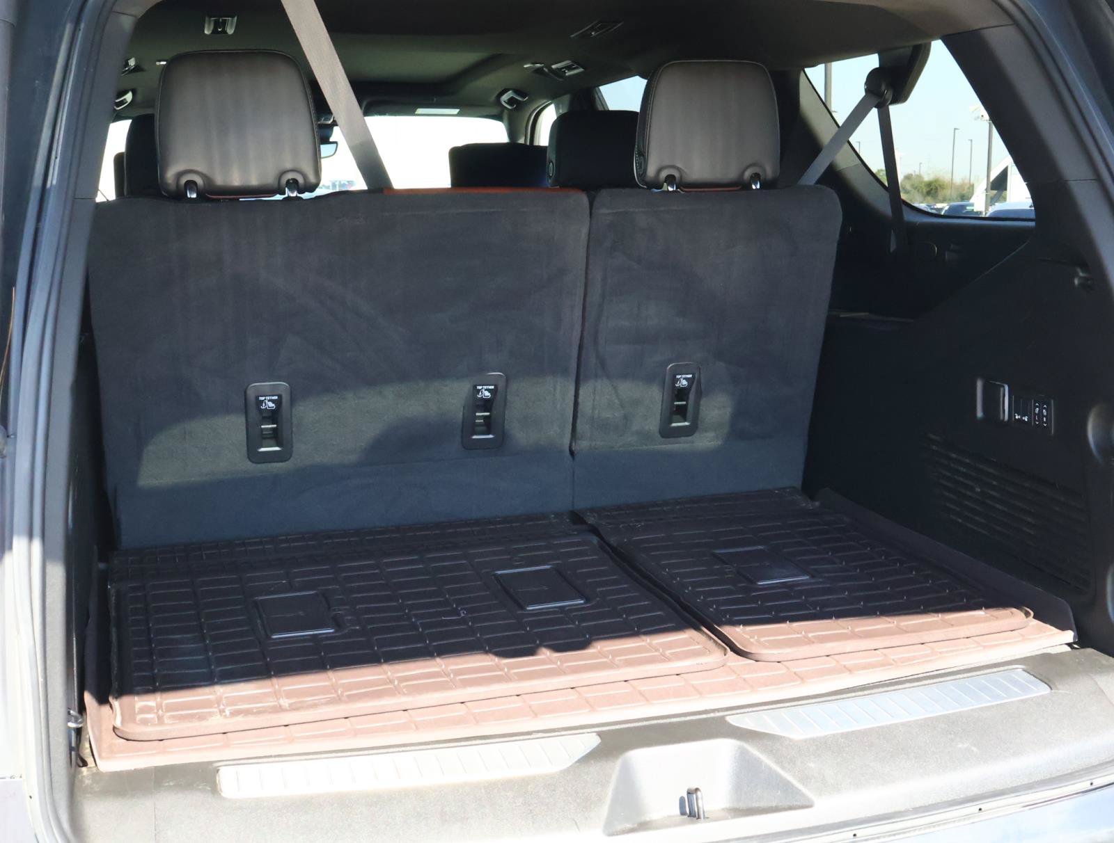 Used 2024 GMC Yukon XL Denali Ultimate AWD/4WD image 29