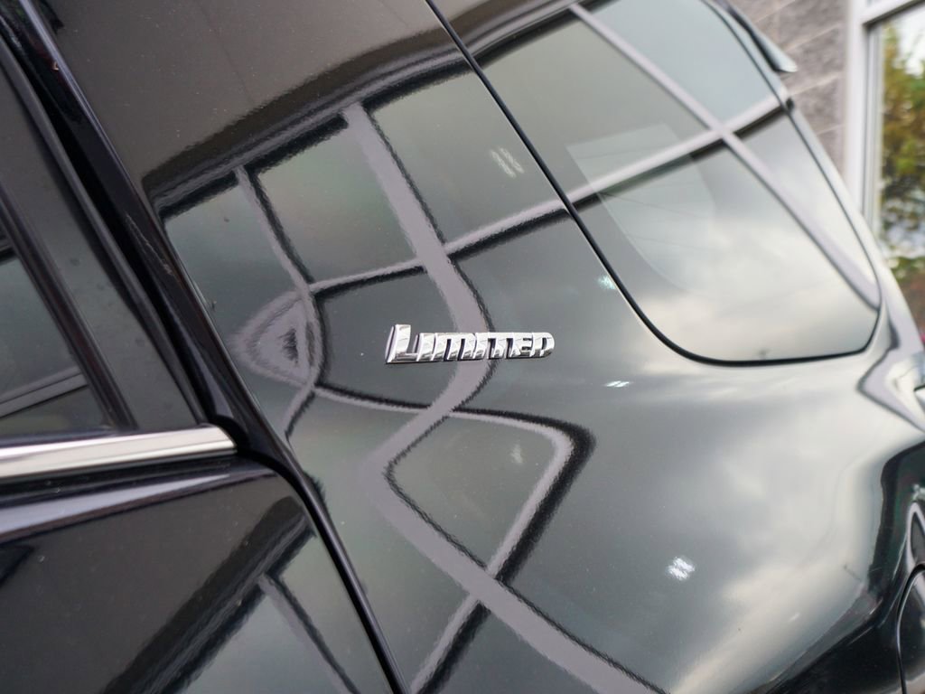 Used 2020 Toyota 4Runner SR5 image 3