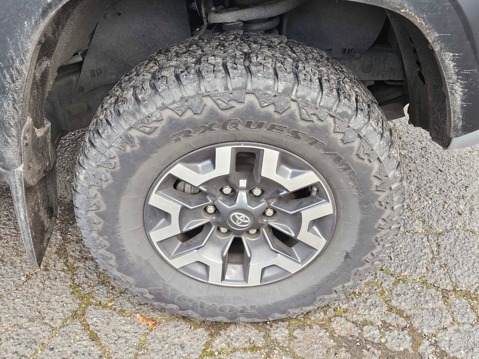 Used 2019 Toyota Tacoma TRD Off-Road image 9