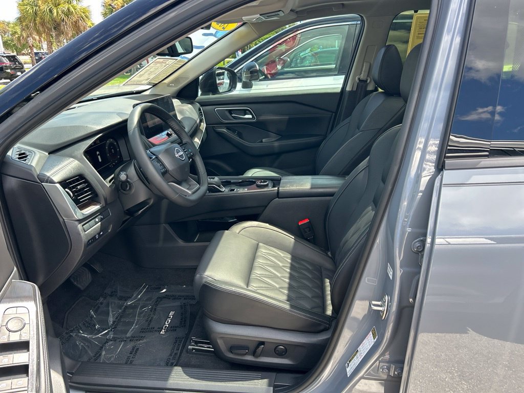 Certified 2026 Nissan Rogue Platinum w/ Platinum Premium Package AWD/4WD image 17