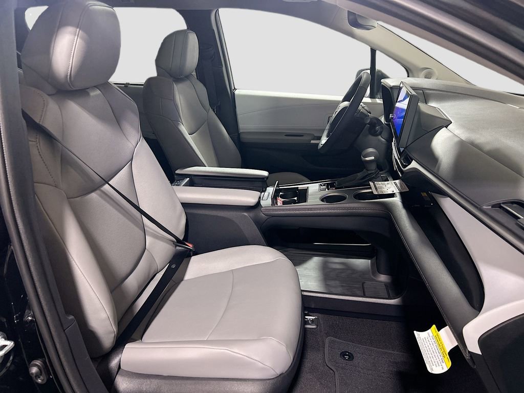 New 2026 Toyota Sienna XLE FWD image 27