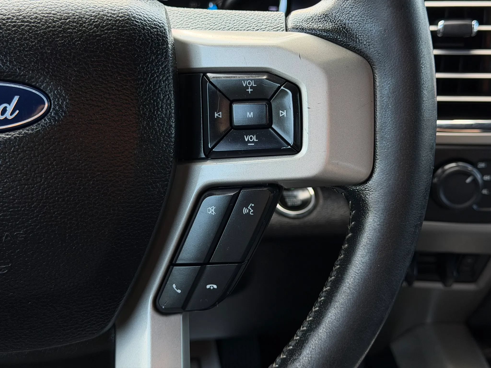Used 2017 Ford F450 Lariat w/ Lariat Ultimate Package AWD/4WD image 32