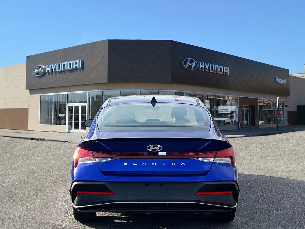 Certified 2025 Hyundai Elantra Sport image 6