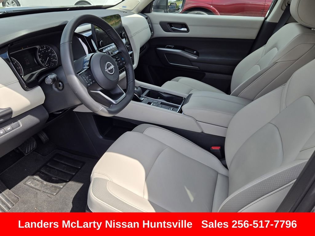 Used 2025 Nissan Pathfinder SL w/ SL Premium Package FWD image 18
