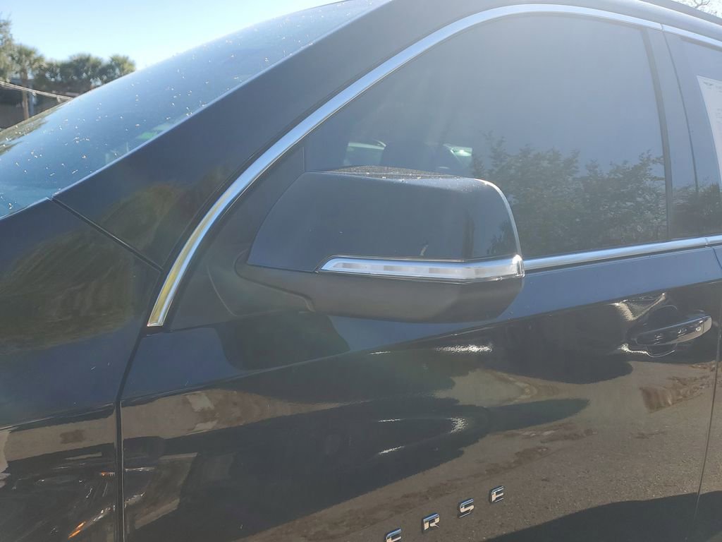 Used 2023 Chevrolet Traverse LT image 13