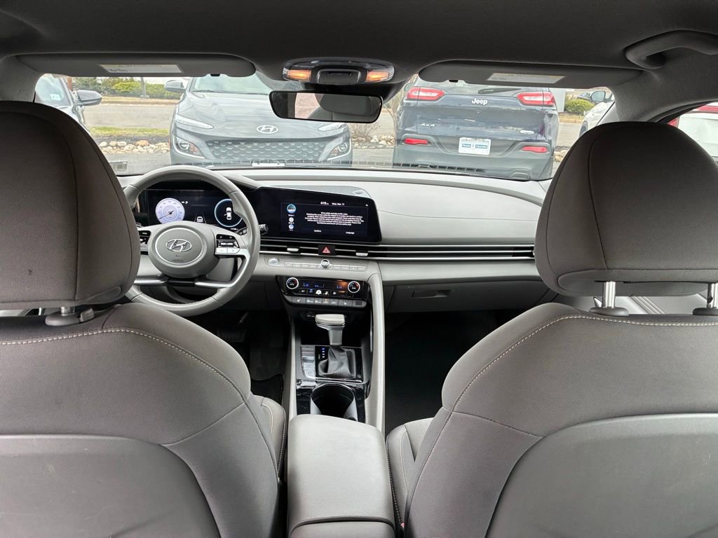 Used 2023 Hyundai Elantra SEL w/ Convenience Package FWD image 15