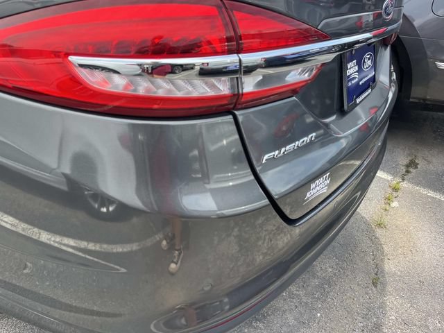 Used 2017 Ford Fusion SE w/ Fusion SE Technology Package FWD image 11