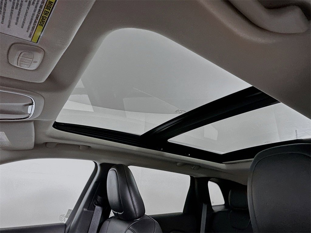 Used 2016 Jeep Cherokee Limited image 11