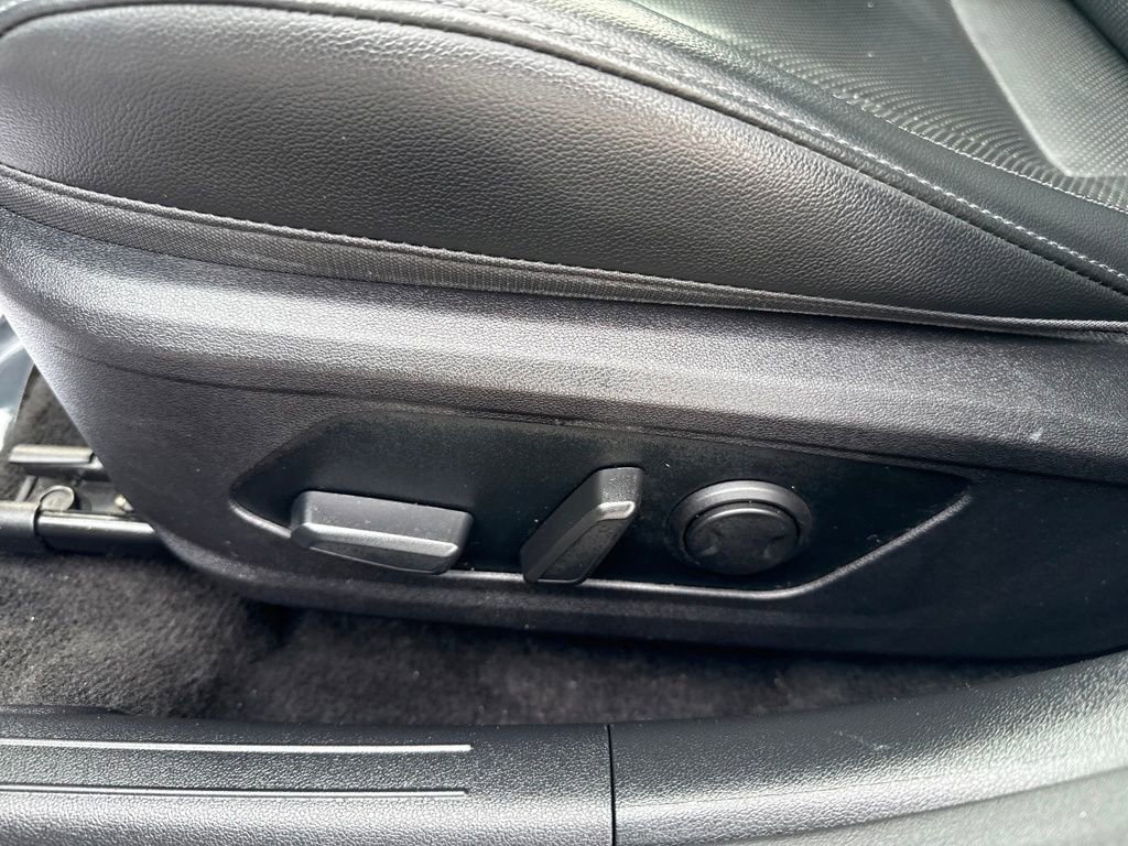 Used 2021 Hyundai Elantra Limited FWD image 14